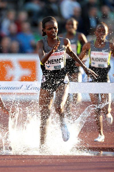Milcah Chemos en route to an African record in Oslo (Mark Shearman)