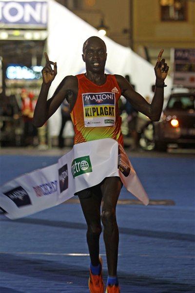 Henry Kiplagat wins Metro 10km in Prague (Prague International Marathon )