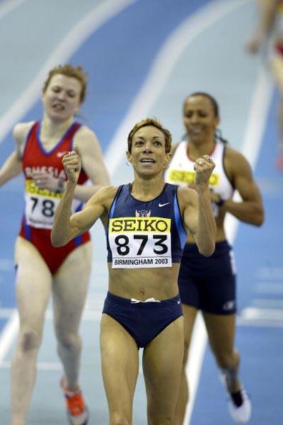 Regina Jacobs of the USA winning the women's 1500m (Getty Images)
