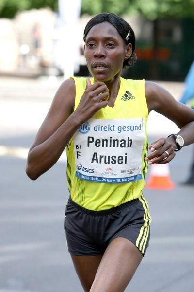 Peninah Arusei en route to her win at the Berlin 25K (Victah Sailer)
