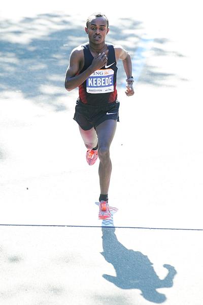 Ethiopia's Tsegay Kebede in action at the 2011 New York Marathon (Getty Images)