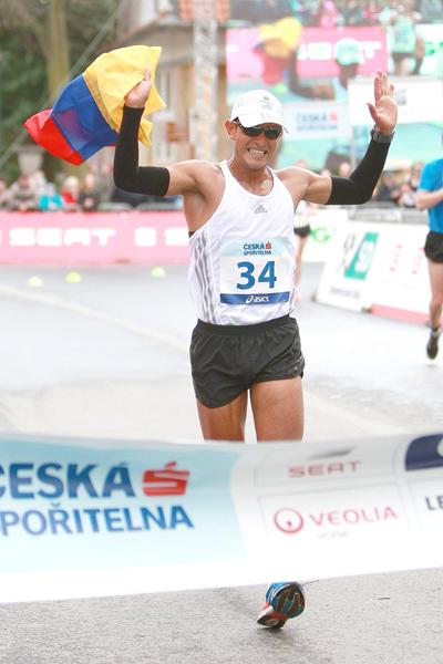 Eider Arevalo crosses the finish line in Podebrady (Jan Kucharčík for atletika.cz)