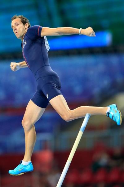 Renaud Lavillenie in the mens Pole Vault Final at the IAAF World Athletics Championships Moscow 2013 (Getty Images)