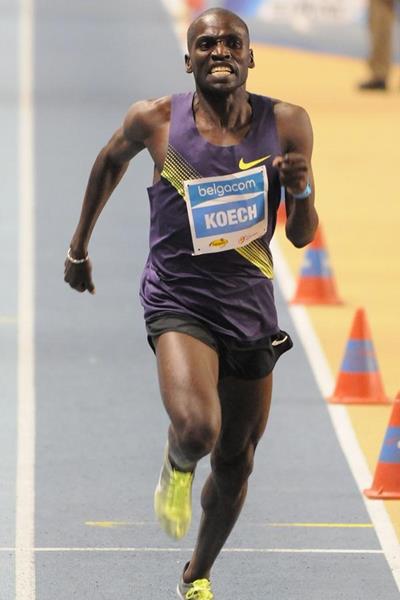 Paul Kipsiele Koech on the way to shattering his own World best in the 2000m Steeplechase in Gent (Nadia Verhoft)