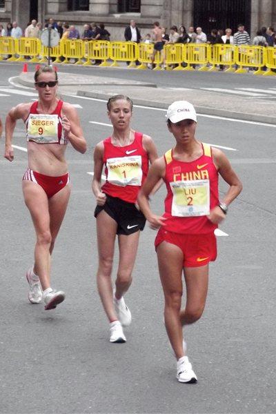 Hong Liu, Olga Kaniskina and Melanie Seeger in La Coruna (Véronique Warburton)
