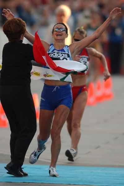 Alfridi wins women's 20km race in Torino (Peter Thompson AMS-IAAF)