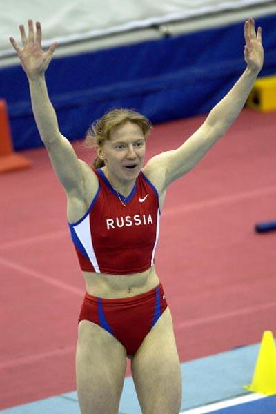 Svetlana Feofanova celebrates her new world indoor record (Getty Images)