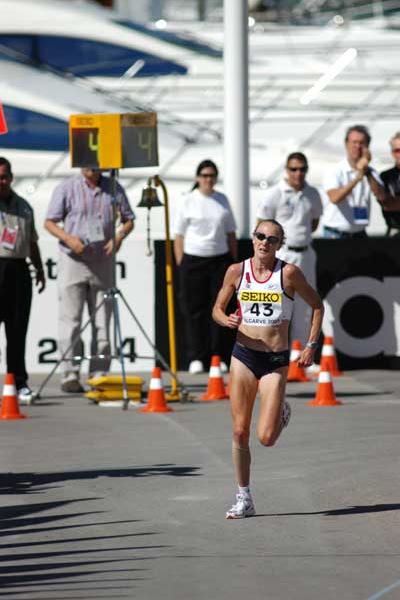 Radcliffe out in front (IAAF)
