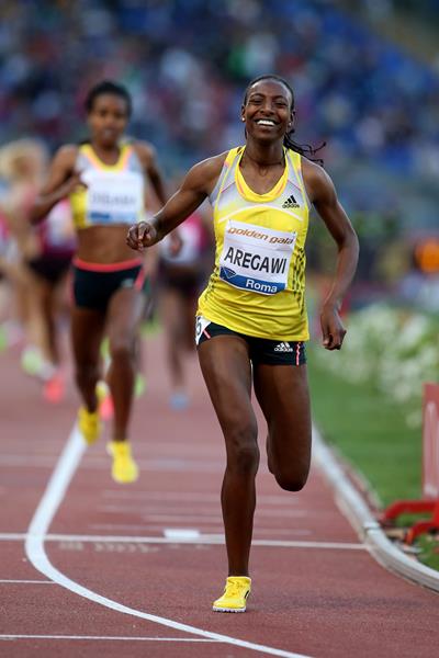 Abeba Aregawi wins the 1500m in Rome (Giancarlo Colombo)