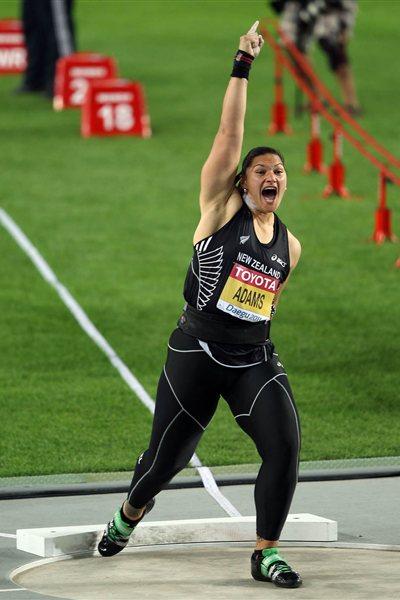 Valerie Adams celebrates setting a championship record of 21.24m to win gold in Daegu (Getty Images)
