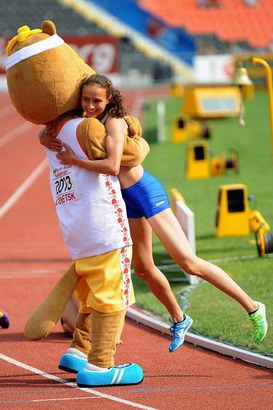Anita Hinriksdottir in the girls 800m at the IAAF World Youth Championships 2013 (Getty Images)