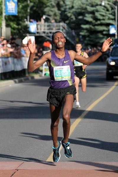 Lelisa Desisa of Ethiopia wins the Ottawa 10K in 28:08 (Victah Sailer)