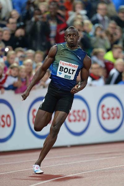 Usain Bolt winning the 200m at the 2013 IAAF Diamond League meeting in Oslo (Jiro Mochizuki)