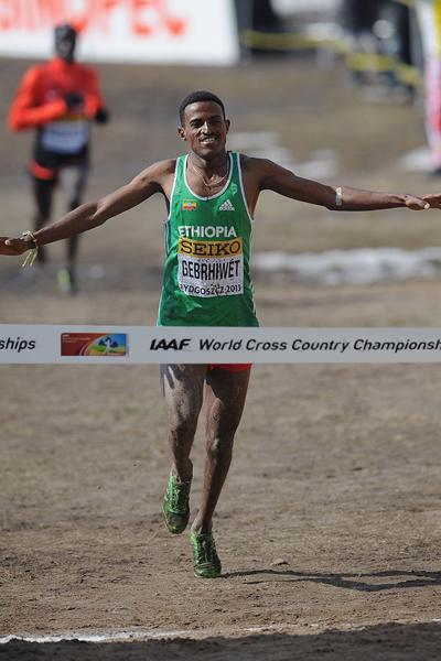 Hagos Gebrhiwet (ETH) wins the junior men's race at the 2013 IAAF World Cross Country Championships, Bydgoszcz, Poland (Getty Images)