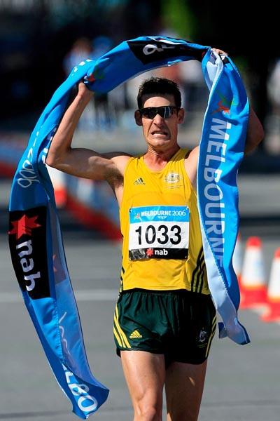 Nathan Deakes after completing his double Commonwealth race Walk double - Melbourne 2006 (Getty Images)