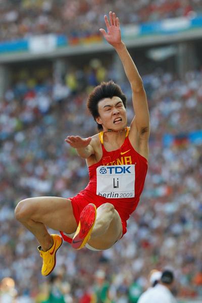 Li Jinzhe of China in action in the Long Jump at the 2009 World Championships (Getty Images)