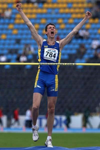 Bohdan Bondarenko of Ukraine celebrates his winning jump in the Final of the Men's High Jump (Getty Images)