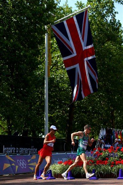 Robert Heffernan (R) of Ireland and Jianbo Li of China compete during the Men's 50km Walk of the London 2012 Olympic Games on August 11 (Getty Images)