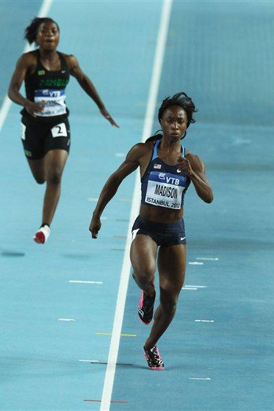 Tianna Madison of the United States and Chauzje Choosha of Zambia compete in the Women's 60 Metres first round during day two - WIC Istanbul (Getty Images)