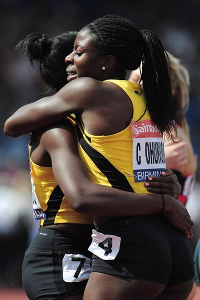 Christine Ohuruogu with younger sister Victoria at the 2013 British Championships (Getty Images)