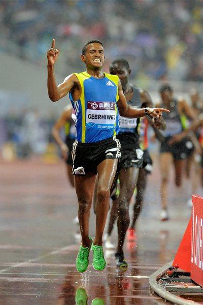 Hagos Gebhriwet collects an emphatic 5000m victory in Shanghai (Errol Anderson)