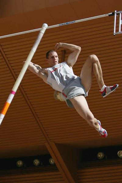 Tim Mack clears 6.01 in Monaco (Getty Images)