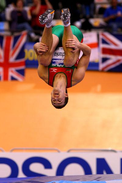 Andrey Kravchenko celebrates his PB in the heptathlon pole vault (Getty Images)