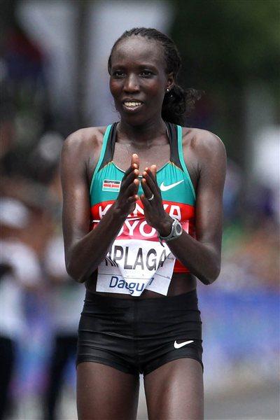 Edna Ngeringwony Kiplagat of Kenya celebrates winning the women's marathon - Day One - WCH Daegu 2011 (Getty Images)