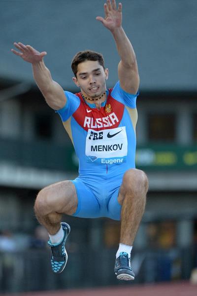 Alexandr Menkov at the 2013 IAAF Diamond League meeting in Eugene (Kirby Lee)