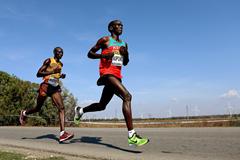 Kenya's Eliud Kipchoge in action at the 2012 World Half Marathon Championships (Getty Images)