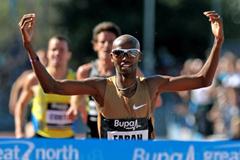 Mo Farah winning the 2 Miles at the Great North City Games (Mark Shearman )