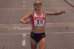 Paula Radcliffe wins the 2001 world Half Marathon Championships (Getty Images)