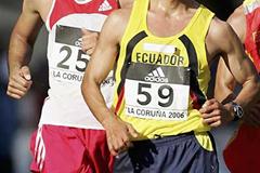 Tunisia's Hatem Ghoula tracks Jefferson Perez of Ecuador (Getty Images)