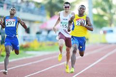 Alex Quinonez wins the 200m at the 2013 South American Championships (Eduardo Biscayart)