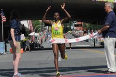 Emily Chebet wins the the 2013 Freihofer’s Run for Women 5K (Steve Jacobs - organisers)
