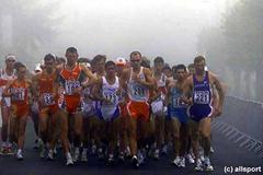 50 km men's field in Mezidon Deauville 1999 (Getty Images Allsport)