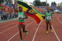 Tigist Gashaw celebrates her 1500m gold at the 2013 World Youth Championships (Getty Images)