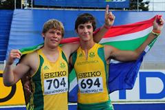  Gold medalist Reinhard VAN ZYL (l) and Silver medalist Morne MOOLMAN (RSA) pose with the flag after the Boys Javelin final - Day Five - WYC Lille 2011 (Getty Images)