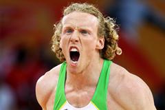Steven Hooker of Australia celebrates his gold medal in the Pole Vault (Getty Images)