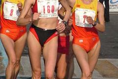 Claudia Stef (ROM) leading the pack in Tlalnepantla de Baz (Joel Morales Bravo)