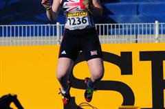 Louisa JAMES of Great Britain celebrates after winning the Girls Hammer throw - Day Four - WYC Lille 2011 (Getty Images)