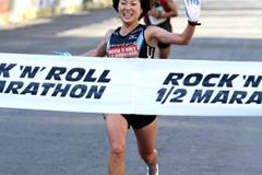 Yuri Kano of Japan winning 2008 Rock ‘n’ Roll Half Marathon (Victah Sailer)