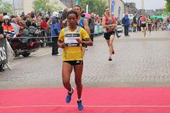 Fantu Jimma Eticha wins the Corrida de Langueux (Organisers / Pascal Lecoz)