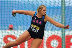 Bronze medal winner Shelbi VAUGHAN of USA in action in the Girls Discus Throw final - Day Four - WYC Lille 2011 (Getty Images)