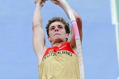 Jonas Efferoth of Germany competes during the Men's Pole Vault qualification round on the day one of the 14th IAAF World Junior Championships in Barcelona (Getty Images)