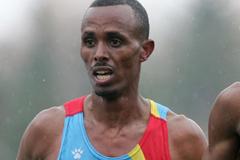 Yonas Kifle of Eritrea at the 2005 World Half Marathon Championships (Getty Images)