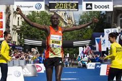 Nicholas Kemboi wins at the 2013 Volkswagen Prague Marathon (Volkswagen Prague Marathon)