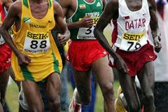 Men's race action Edmonton 2005 (Getty Images)