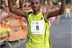 Isaac Macharia of Kenya wins the 2008 Vidovdan 10k (organsiers)