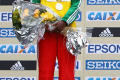 Mergia Aselefech collecting her silver medal at the 2008 World Half Marathon Championships (Getty Images)